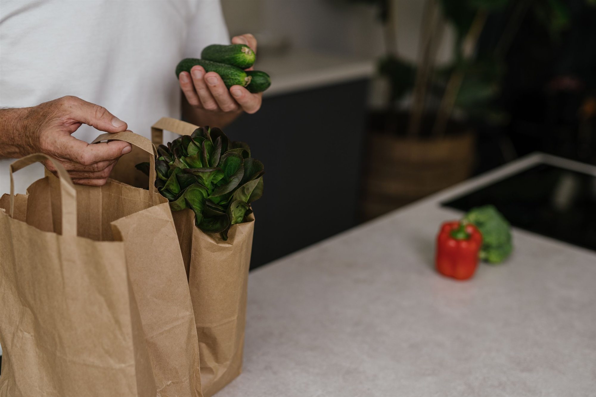 Sacchetti di verdure pronti per la consegna